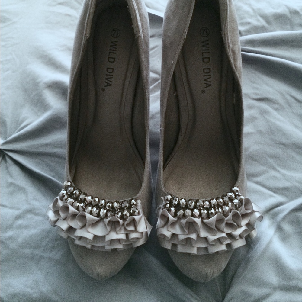 !! SOLD !! Grey Ruffle Beaded Rhinestone Heels